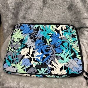 Vera Bradley CAMOFLORAL retired Blue and Black Quilted Laptop Sleeve